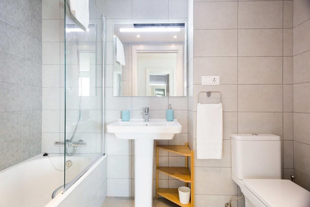 Olala Port Forum Apartments Sant Adrià de Besòs Kültér fotó
